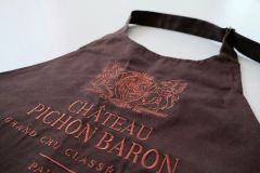 tablier-chateau-pichon-baron-broderie-by-tip-beyno